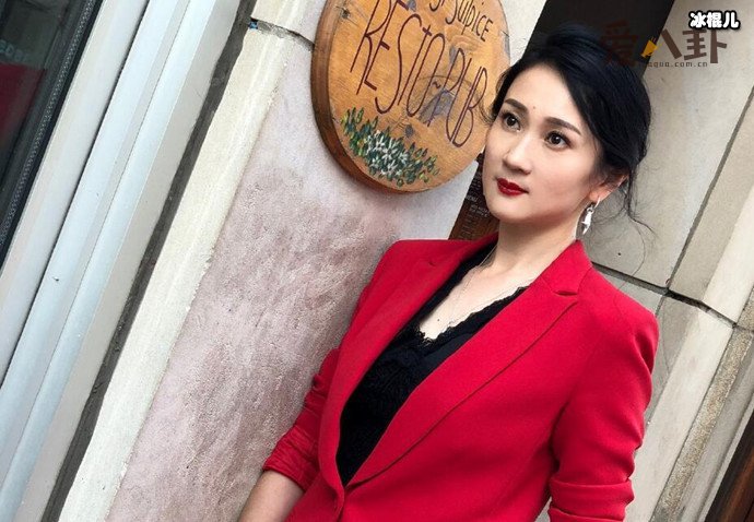 演员许还幻照片