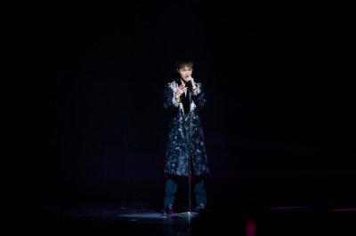 ​张艺兴D.N.A音乐联盟舞台首秀 获年度实力艺人奖