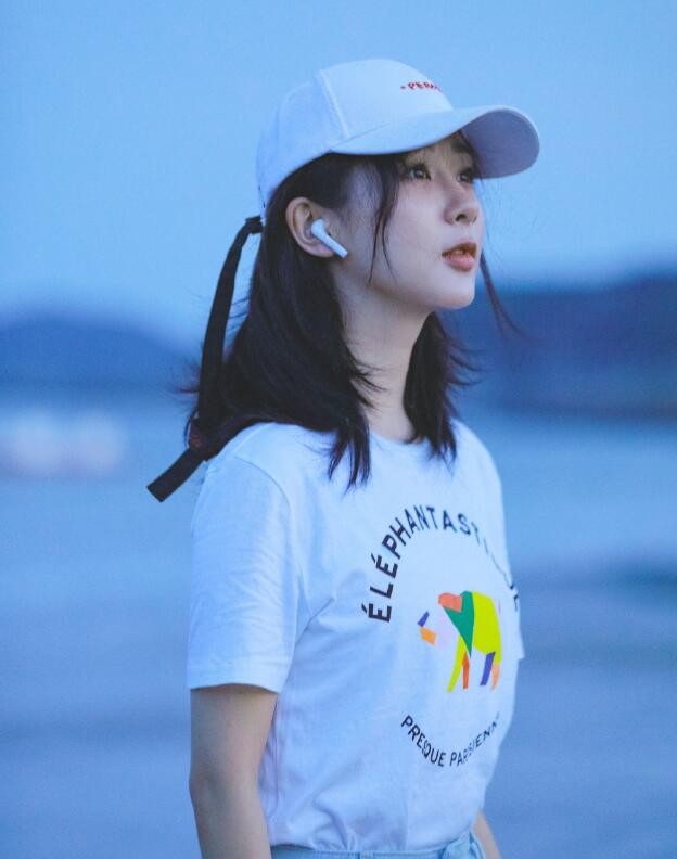 杨紫海边写真曝光