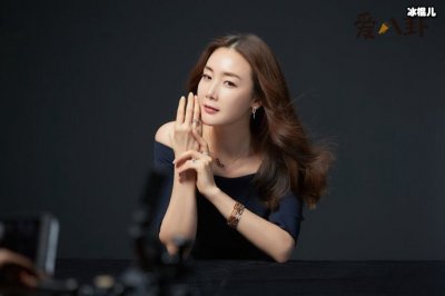 ​崔智友2025年生女，年龄45成高龄产妇！