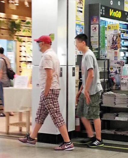 59岁汤镇业6个孩子近照曝光,花500万养的子女,今变成这般模样!