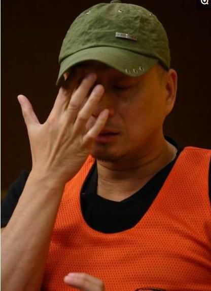 59岁汤镇业6个孩子近照曝光,花500万养的子女,今变成这般模样!