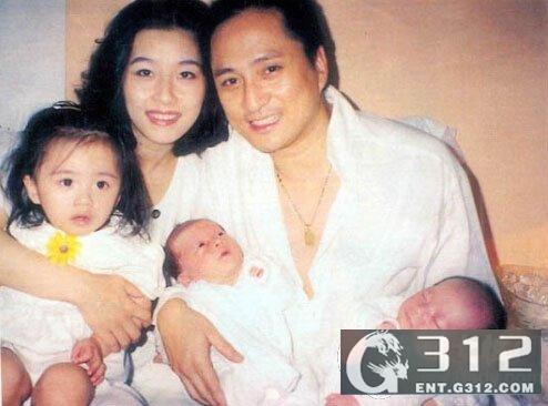 59岁汤镇业6个孩子近照曝光,花500万养的子女,今变成这般模样!