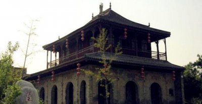 ​安吴堡吴氏家族出了两位杰出人物，一个周莹，一个吴宓