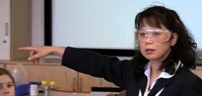 ​英国5名中国教师用中国式教育方法去教英国学生