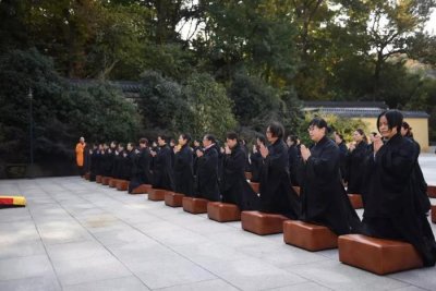 ​南京栖霞寺征集100位女众短期出家，21天食宿全免，无需剃度！