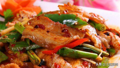 ​正宗回锅肉的正确做法，掌握4个技巧，软嫩可口，香浓不腻，太下饭