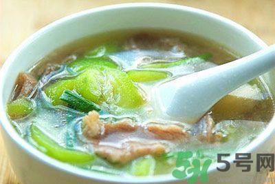 地皮菜可以和丝瓜一起吃吗?地皮菜能和丝瓜同吃吗?