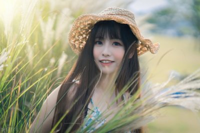 ​女生一直没人追是丑吗（为什么有的女生不丑却没人追）