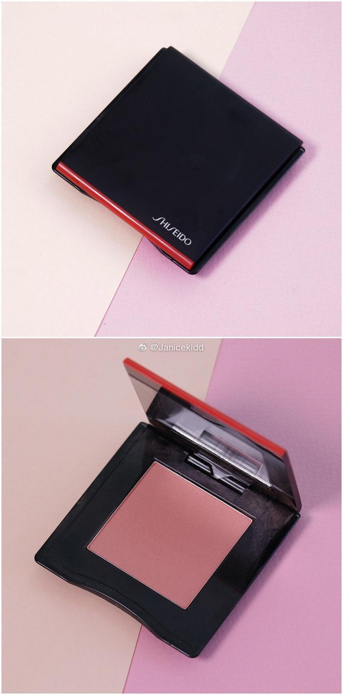 Shiseido 资生堂彩妆产品试色

- Color Gel Lip Balm 
唇膏拥有轻薄