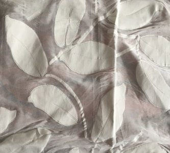 ​桑蚕丝衣服洗后发白怎么补救,黑色的蚕丝衣服洗发白了怎么办