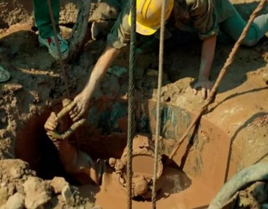 ​工地水鬼上不来赔偿200万，一个钻头才几万，不捞不行么？