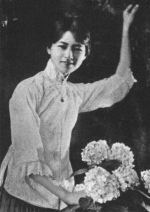 民国的四大美女，一个疯、一个自杀、一个婚姻不幸、只有她完美！