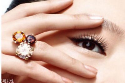 ​黑眼圈眼袋很严重怎么办 去黑眼圈的其他小妙招