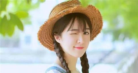 男女交往男的一直付钱正常吗2