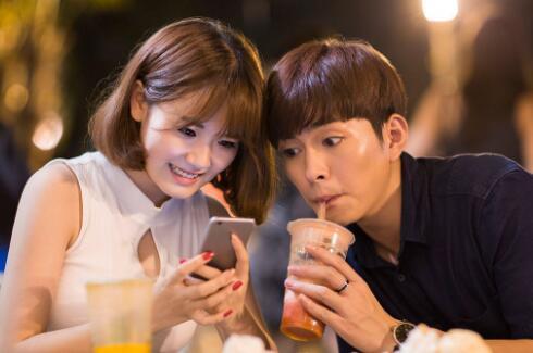 女生的肢体语言