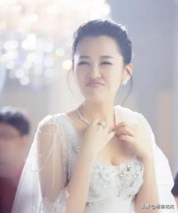 55岁的她风韵犹存老少通吃,至今都未婚的许晴真是越老越有感觉!