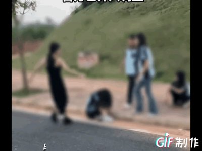 ​霸凌现象屡禁不止，女生衣服被扒光群殴，家长愤怒回击！