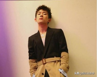 ​易烊千玺和杨幂是什么关系 二人年龄上差了一辈儿引发网友热议