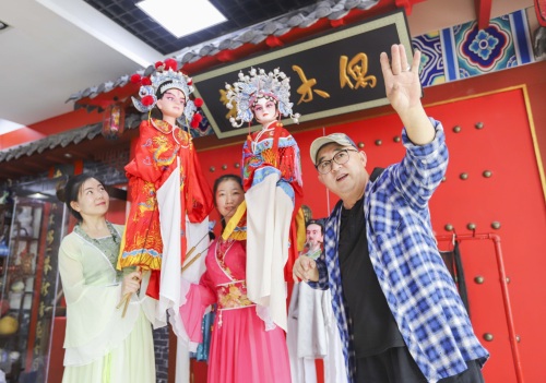 您知道什么是傀儡戏吗？原来是木偶戏，中国艺苑中一枝独秀的奇葩