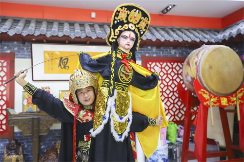 您知道什么是傀儡戏吗？原来是木偶戏，中国艺苑中一枝独秀的奇葩