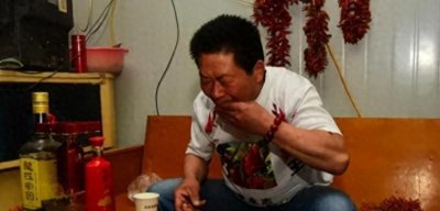 ​中国“辣王”李永志：5斤辣椒配白酒吃了38年，今身体状况如何？