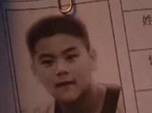 彭于晏童年私房照大曝光，小时竟然是个小胖墩，减肥毅力非同凡响