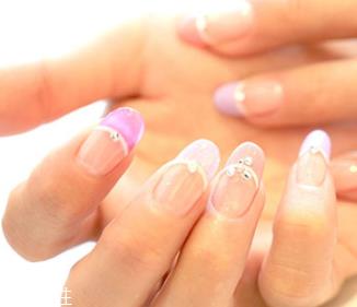 指甲变黄怎么调理 指甲变黄的治疗方法