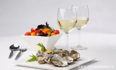 ​吃海鲜能喝红酒吗(吃海鲜喝红酒会痛风吗)