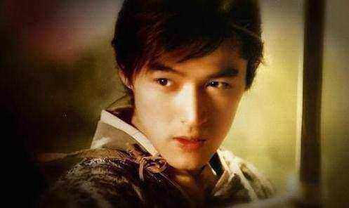 最帅古装男神，图1给8分，图二给8.5分，图8你打算给多少分