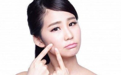 ​脸上长痘痘 调理饮食应该注意的事项