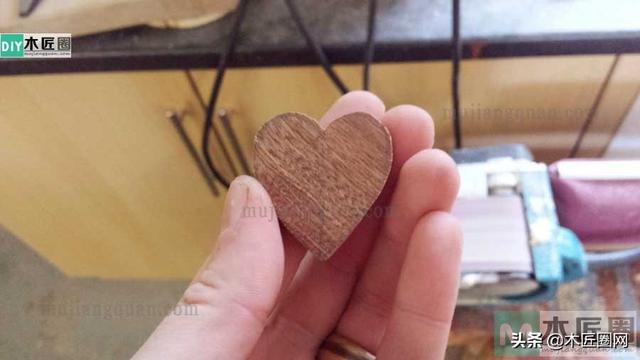 手工制作精美小挂坠（木工diy手工饰品制作教程）(3)