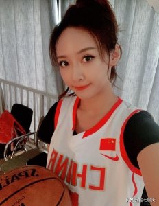 ​中国女篮最美运动员石一童，身高1米84，因长相酷似江疏影走红