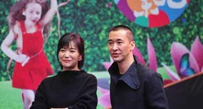 ​徐静蕾与男友甜蜜现身，狗粮满满！书法佳作更惊艳众人！