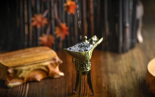 王维的诗你喜欢哪一首,王维的杂诗三首什么时候写的图6