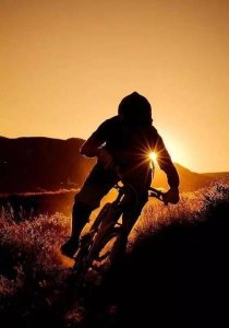 ​扼住命运的咽喉的人(我要扼住命运的咽喉的理解)