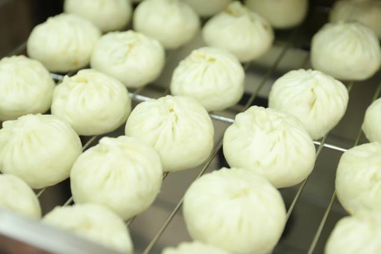 成都酱肉包子门店「泡椒牛肉包酱肉包成都地铁卖包子了」