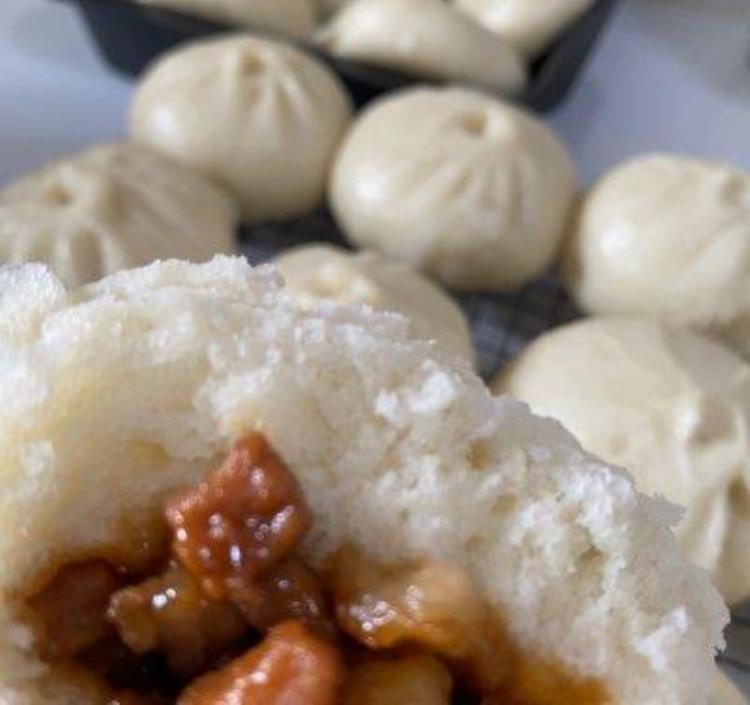 成都酱肉包子门店「泡椒牛肉包酱肉包成都地铁卖包子了」