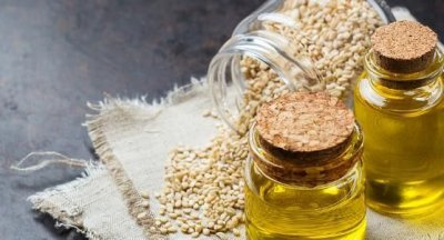 ​白芝麻油的功效与作用,白芝麻油的功效与作用及食用方法