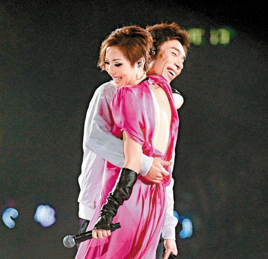 郑秀文原谅了许志安，女人不应该只靠感情活着！