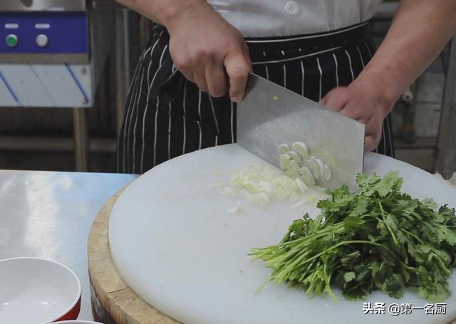 家常孜然羊肉正宗做法（大厨教你孜然羊肉）(3)