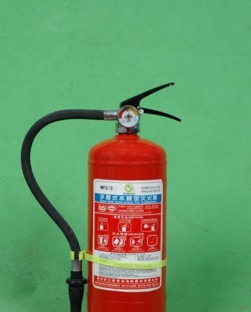 可燃固体火灾用什么灭火器灭火