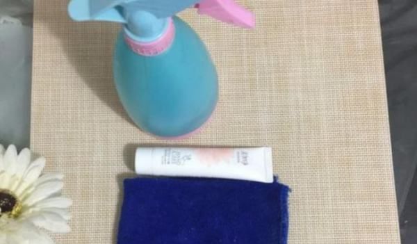 镜子如何擦干净不留痕迹,镜子怎么清洗干净没有水印图2