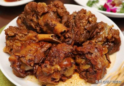 ​做酱大骨，不要只会加香料，做好2个步骤，香味浓郁特别解馋