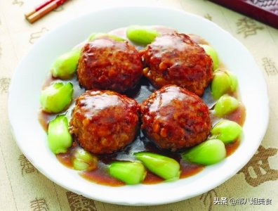 ​教你在家做四喜丸子，步骤详细一看就会，过年端上桌，好吃又喜庆
