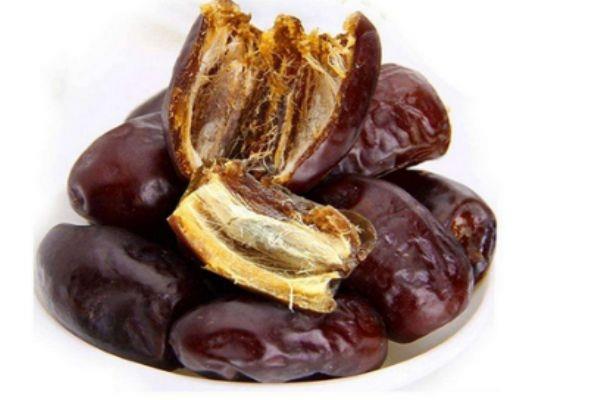 黑椰枣与黄椰枣的区别 看看他们的区别有多大 黑椰枣与黄椰枣的区别 看看他们的区别有多大