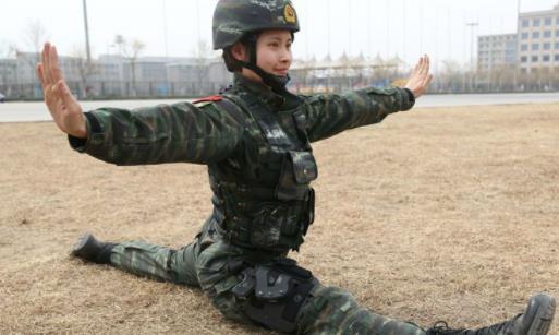 为何看起来,武警的装备要比解放军的好很多?看完就知道了!