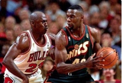 ​暴君降临！雨人坎普，NBA暴力美学创始者