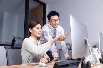 ​上司喜欢你的19种表现，怎么判断上司是不是喜欢你