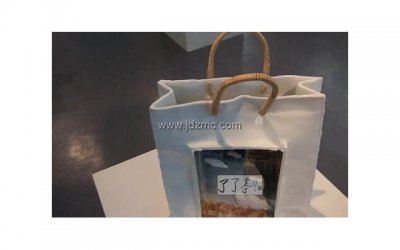 ​女朋友和前男友聊天暧昧正常吗